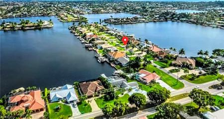 717 SW 49th LN