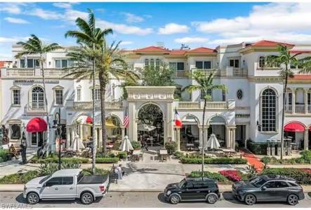 365 5th AVE S