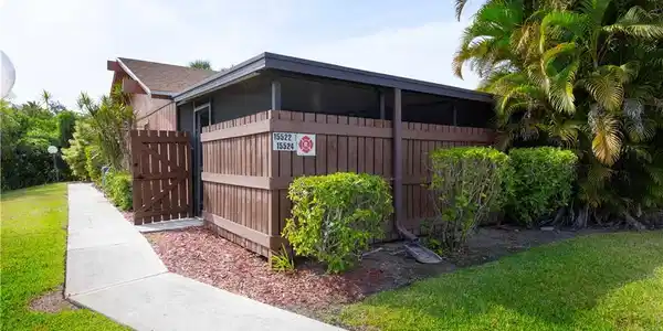 15524 Crystal Lake DR