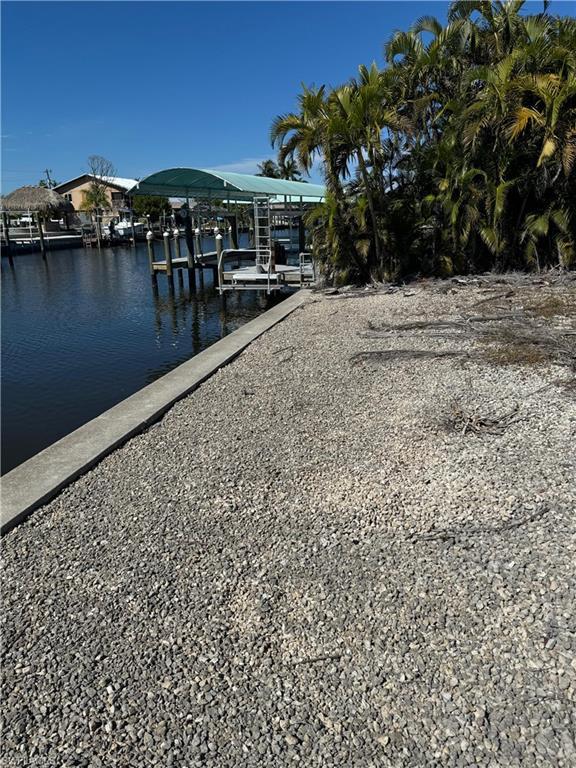 Image 4: Docka water view