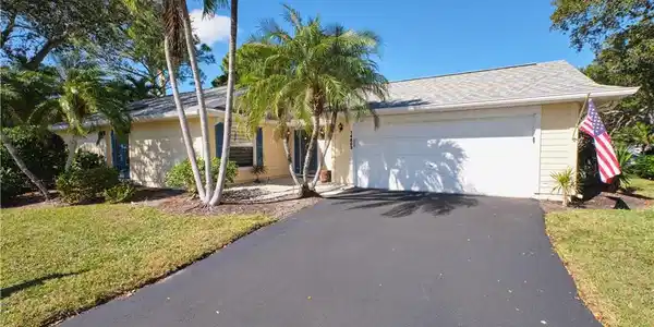 14803 Crooked Pond CT
