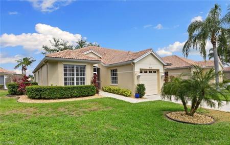 8828 E Bay CIR