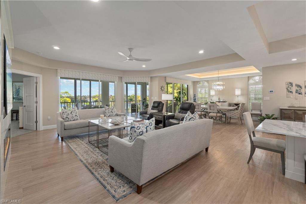 Image 2: Nice high ceilings and beautiful floors