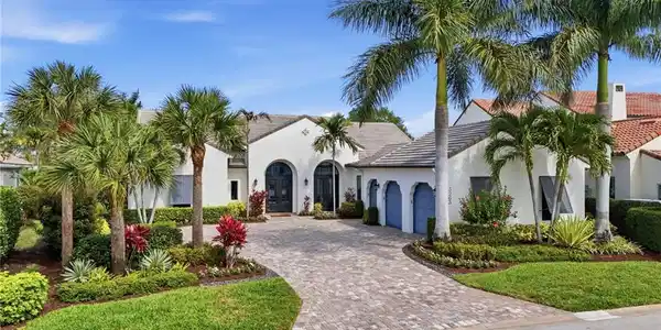 3263 Tavolara LN