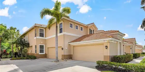 11033 Harbour Yacht CT