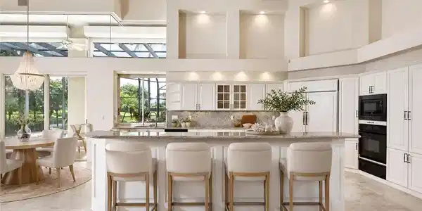 Image 4: Kitchen