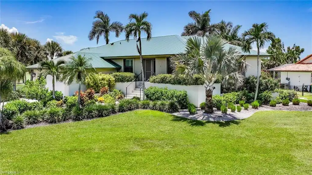 Image 1: Welcome To 1286 Par View Drive