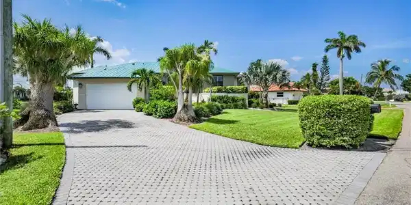 Image 2: Designer Driveway