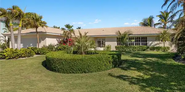 946 Whelk DR