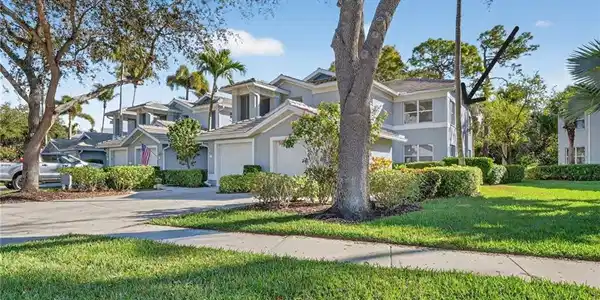 760 Tarpon Cove DR SE