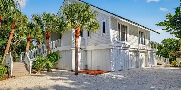 699 Anchor DR