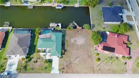 819 SE 33rd TER