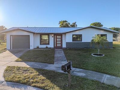 4419 N Bay CIR