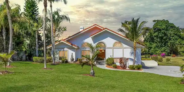 620 Inlet DR