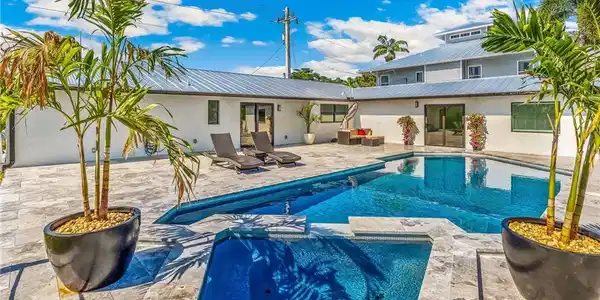 Image 3: Custom-Designed Pool/Spa