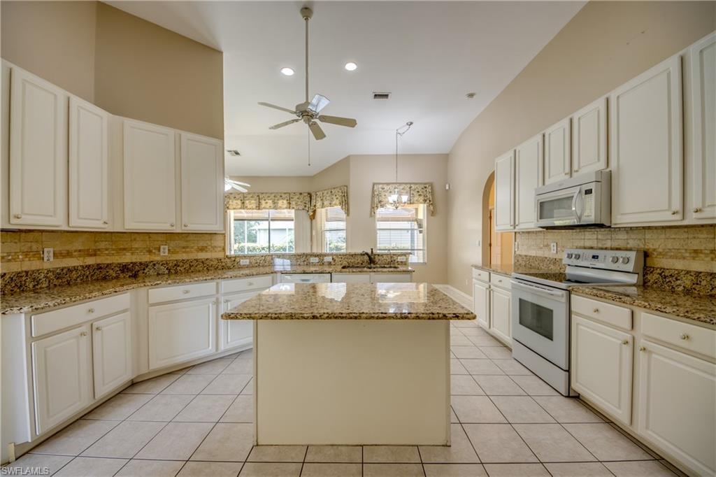 Image 2: Kitchen