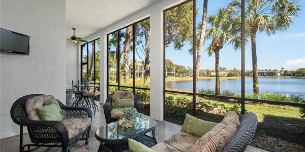 9243 Tesoro LN