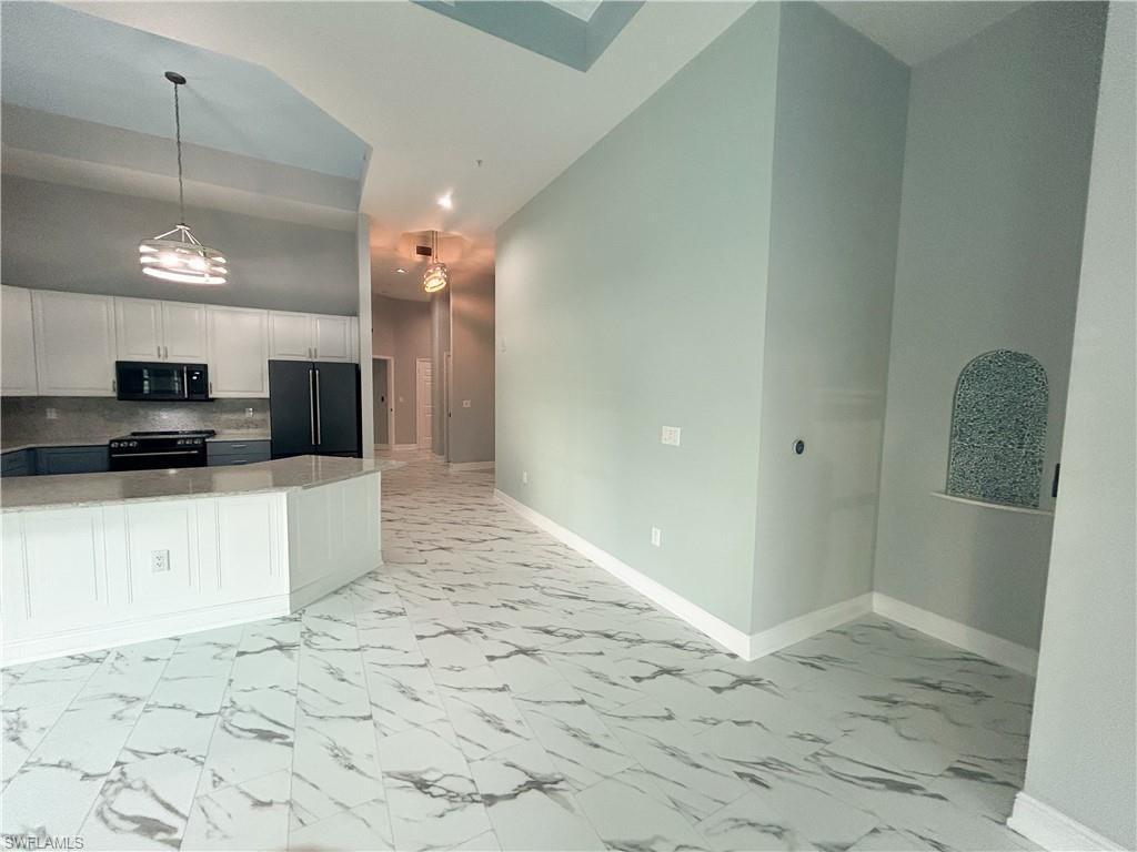 Image 3: Kitchen (vacant)