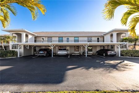 902 SW 48th TER