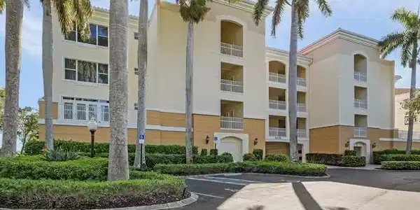 11130 Harbour Yacht CT