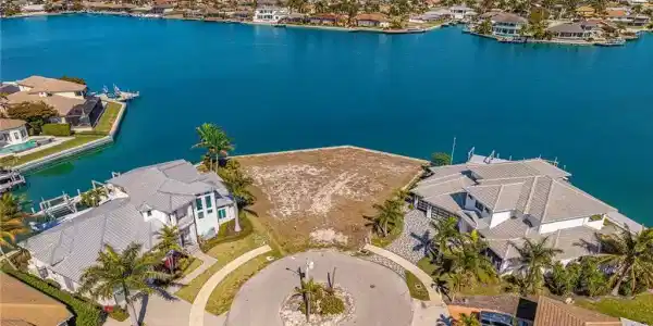 996 Spruce CT