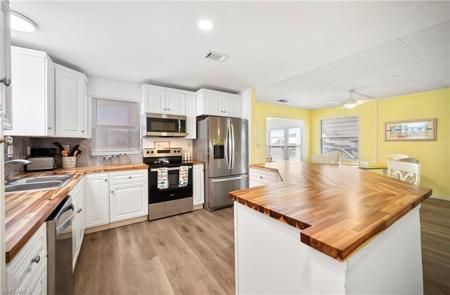 14715 Patrick Henry RD