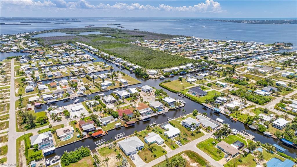 Image 2: Quick Deep Direct Water Access to the Gulf