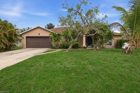 403 SW 28th PL