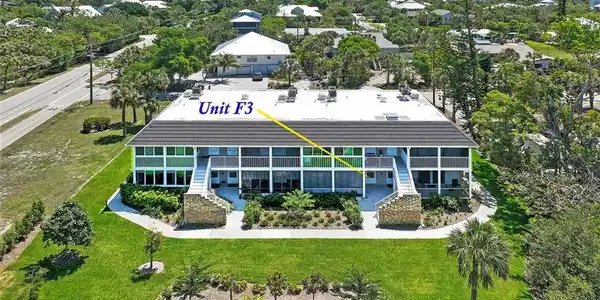 561 Periwinkle WAY