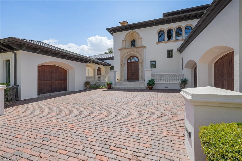 Image 4: Driveway view to east side