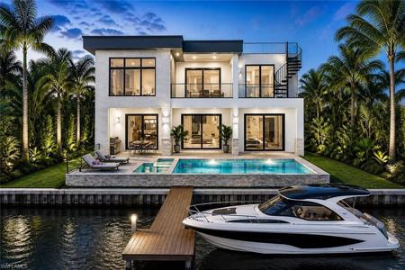 8039 Lagoon RD