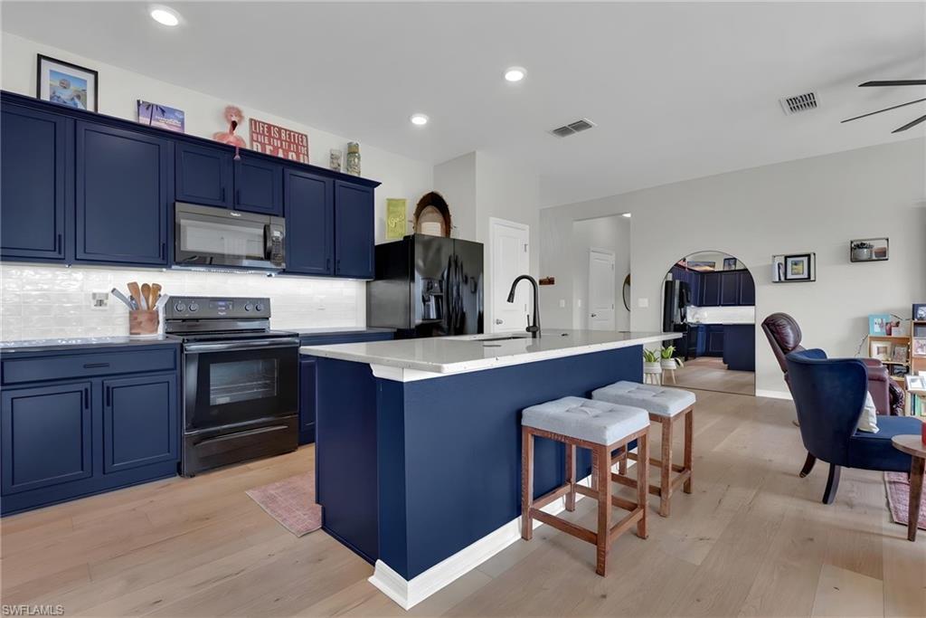 Image 4: Open Concept Kitchen