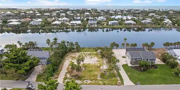 565 Lake Murex CIR