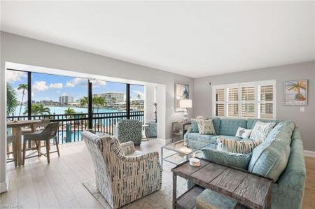 222 Harbour DR