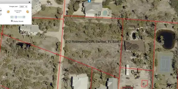 212 Robinwood CIR