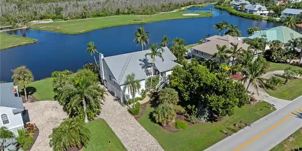 1558 Sand Castle RD