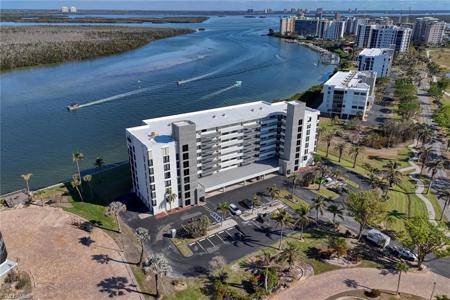 4253 Bay Beach LN