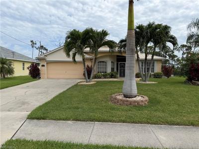 2401 SW 38th TER