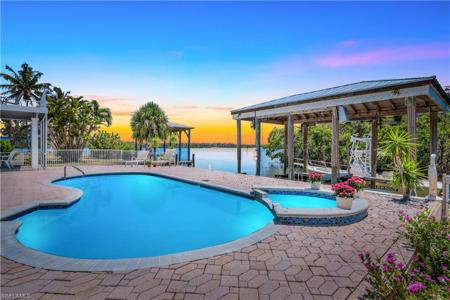 270 Tropical Shores WAY
