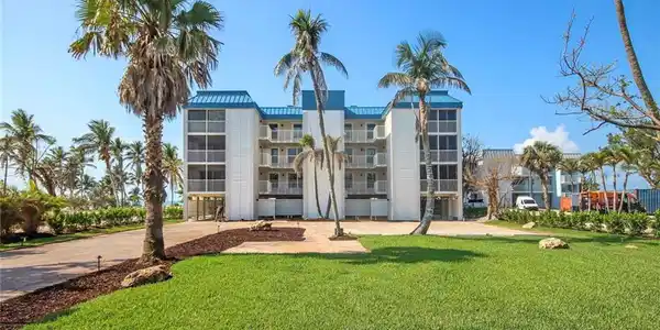 3049 W Gulf DR