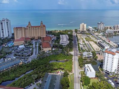 377 Vanderbilt Beach