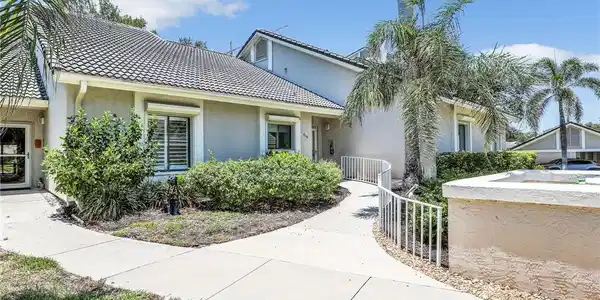 808 Arbor Lake DR