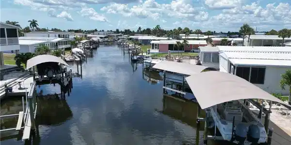 Image 4: Looking North up the canal
