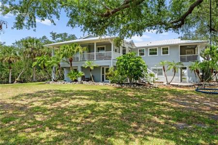 18250 Parkridge CT