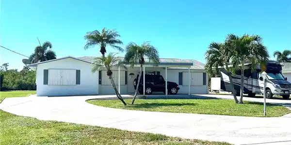 4899 Riverside