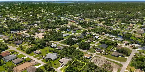 Image 2: Drone / aerial view