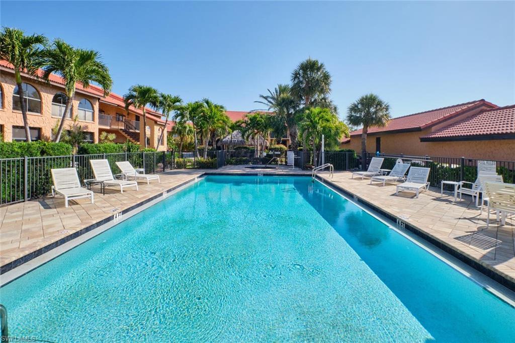 Image 3: HUGE HEATED POOL
