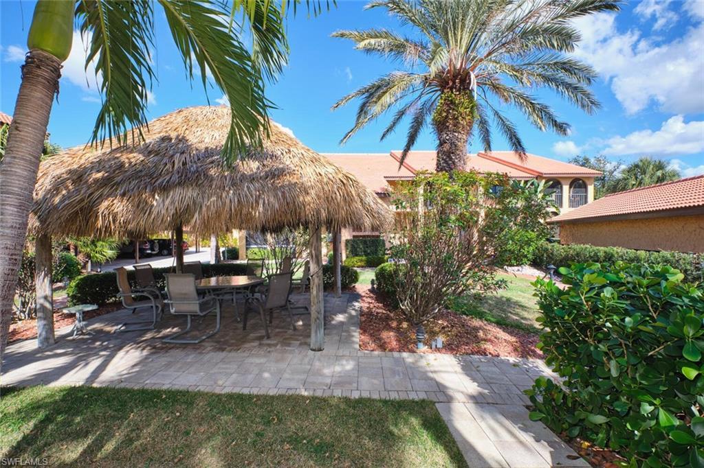 Image 4: TROPICAL PARADISE