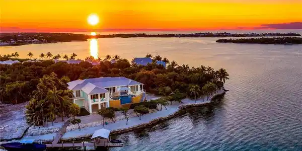 10001 Gulf of Mexico BLVD