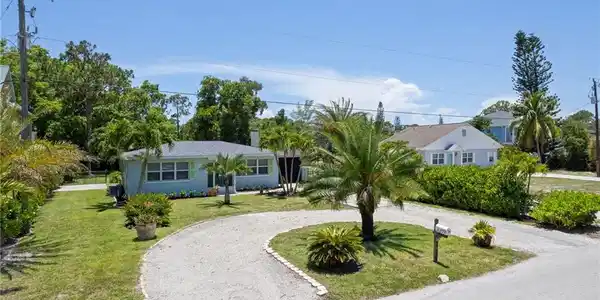 4021 Tarpon AVE